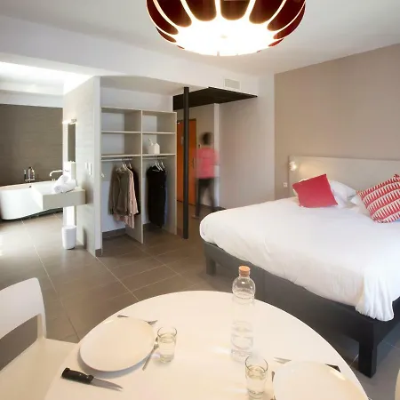 Maison Les Fleurines By Logis Villefranche-de-Rouergue Extérieur photo