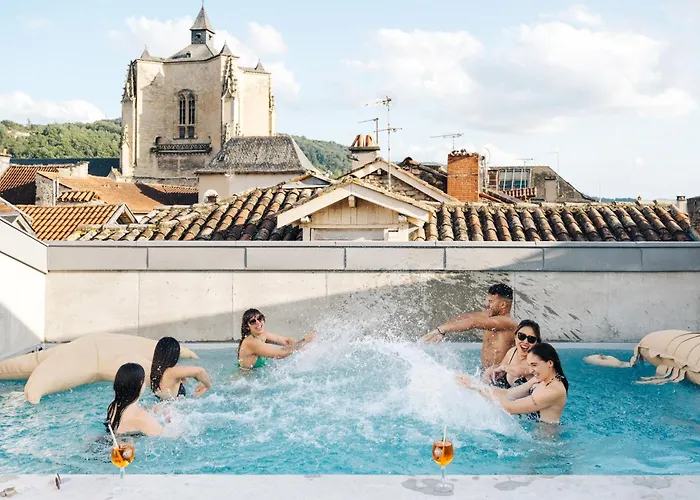Maison Les Fleurines By Logis